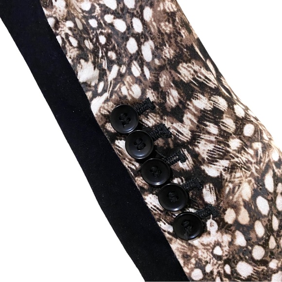 BCBGMAXAZRIA Shawl collar cropped brown cheetah/ feather print blazer - Picture 9 of 16